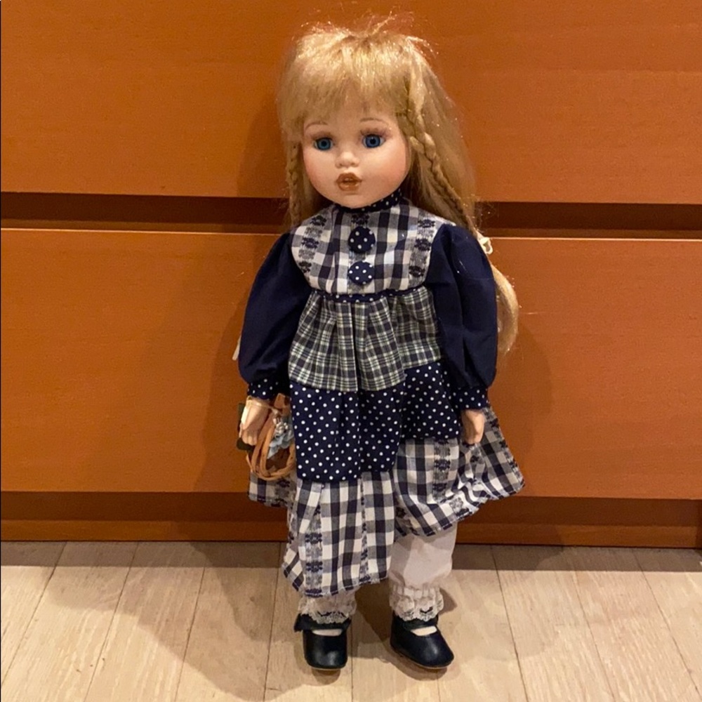 Porcelain Doll - Picture 3 of 8